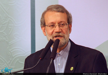لاریجانی: در کشورهایی که با نفت اداره می‌شوند معمولاً نگاه ارباب و رعیتی وجود دارد /نارسایی داخلی در اطلاع رسانی داریم /شرایط کنونی کشور می‌تواند منجر به نوسازی درونی اقتصاد شود