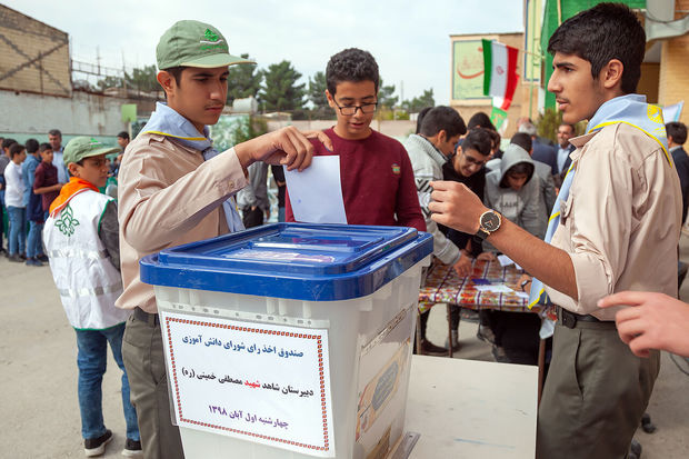 انتخابات شوراهای دانش‌آموزی در ۳۷۰۰ مدرسه استان تهران برگزار شد