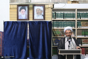 رونمایی از کتاب های «المکاسب المحرمه» و«ملحق العروه الوثقی» تالیف آیت الله العظمی صانعی(ره)