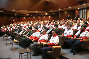 دیدار رییس و امدادگران جمعیت هلال احمر با سید حسن خمینی