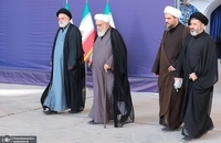 حضور فرزندان رهبر شهید در مراسم اقامه نماز بر پیکر ایشان  (3)