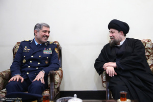 دیدار فرمانده نیری هوایی ارتش( امیر بهمن بهمرد )و جمعی از فرماندهان با سید حسن خمینی