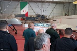 بازدید میهمانان خارجی مراسم بزرگداشت امام خمینی (س) از نمایشگاه دستاوردهای هوافضای سپاه