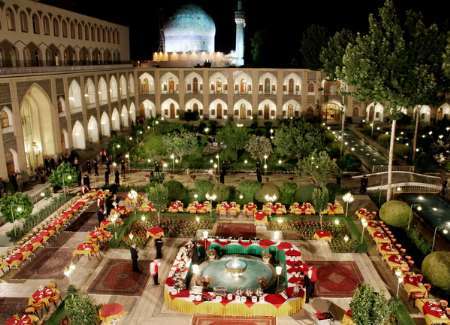 شبکه تلویزیونی سی ان ان: هتل عباسی، زمردی سبز در اصفهان