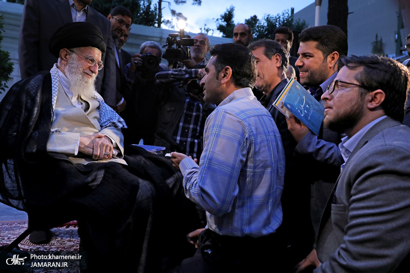 دیدار جمعی از شاعران و اهالی فرهنگ و ادب با رهبر معظم انقلاب