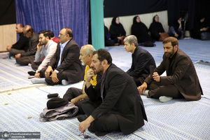 بازدید جمعی از شرکت کنندگان نشست تخصصی مسئولین وکارشناسان دیرخانه شورای فرهنگ عمومی استانها از بیت امام خمینی (س) در جماران