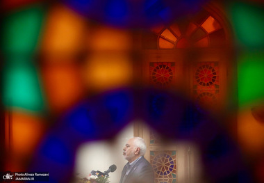 ظریف: ما ایرانی‌ها با شاعران و دانشمندان خود جهان را فتح کردیم