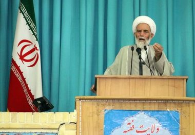 امام جمعه همدان: نبود شناخت حق از باطل عامل ناآرامی های اخیر بود