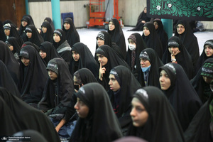 بازدید جمعی از دانش آموزان مدرسه انقلاب کرج از بیت امام خمینی در جماران