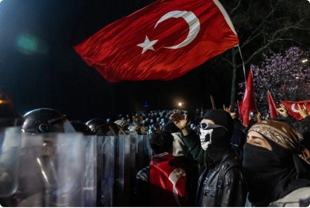 بازداشت بیش از 1400معترض در ترکیه/معترضان علاوه بر اعتراض برندهای تجاری دولتی را هم تحریم کردند