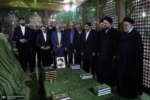 تجدید میثاق رئیس جمهور و اعضای دولت با آرمان های حضرت امام خمینی (س)