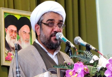 امام جمعه کازرون: مداحان به بهانه نوآوری از اصل عزاداری فاصله نگیرند