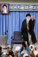 دیدار هزاران نفر از مردم قم با رهبر معظم انقلاب