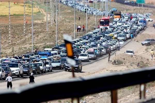 ترافیک سنگین در جاده کرج-چالوس و آزادراه تهران-قم