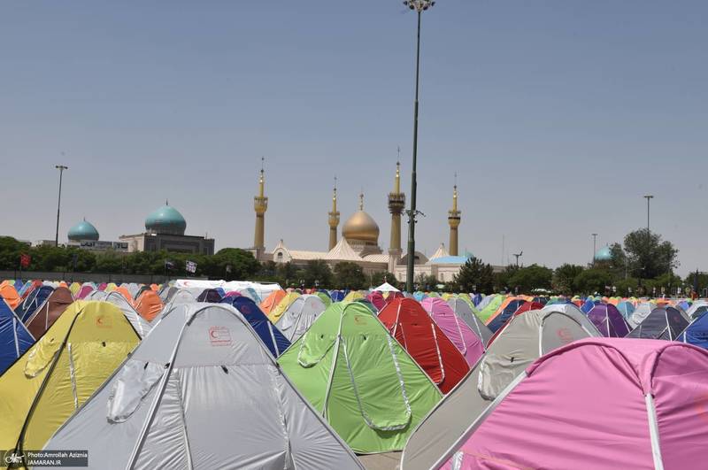 خدمت‌رسانی آستان حضرت امام خمینی(س) به زائران مراسم بدرقه و تشییع رهبر شهید