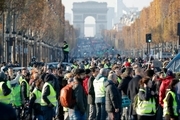 معترضان به گرانی سوخت در فرانسه خیابان شانزلیزه را بستند+عکس