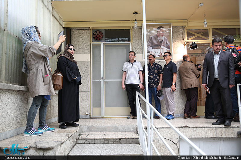 بازدید هیئتی از دانشگاه دفاع ملی جمهوری اسلامی پاکستان از بیت امام خمینی در جماران