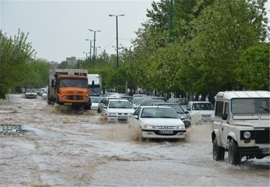 بارندگی در آبادان باعث آبگرفتگی معابر شد