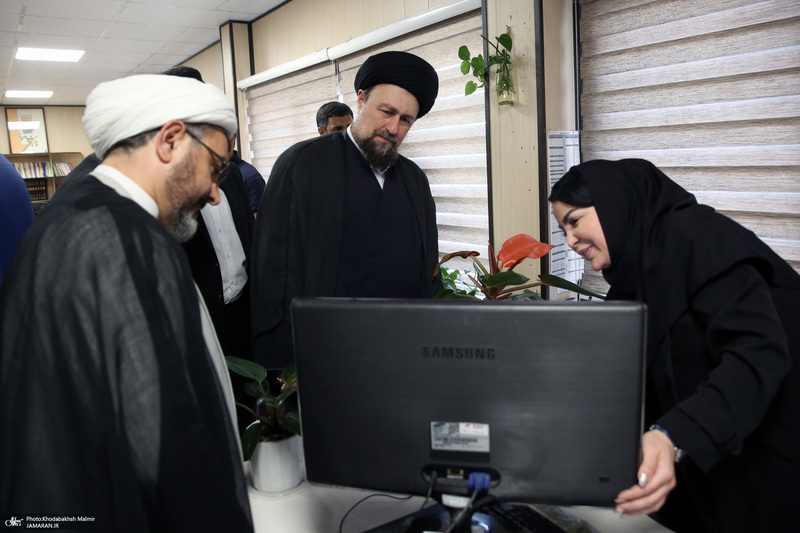 بازدید «سید حسن خمینی» از موسسه مطبوعاتی ایران