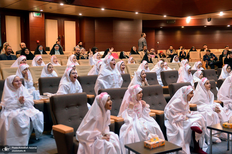 جشن عبادت و تکلیف فرزندان کارکنان معاونت پشتیبانی سپاه در حرم امام خمینی (س)