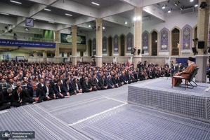 دیدار جمعی از تولیدکنندگان، کارآفرینان و فعالان اقتصادی با رهبر معظم انقلاب