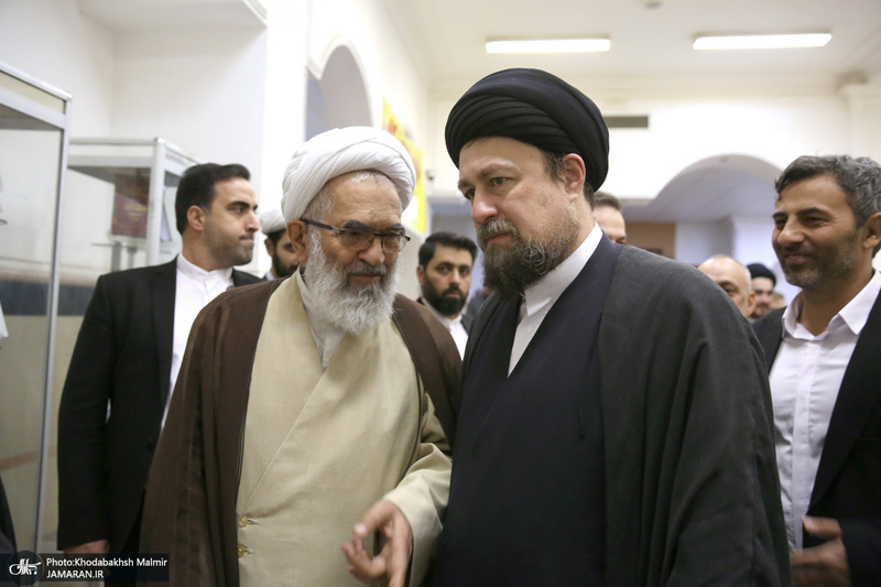 بازدید آیت الله نور مفید از نمایشگاه وکلای شرعی امام خمینی (س)