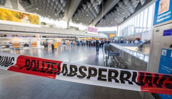 تخلیه فرودگاه فرانکفورت به دنبال حمله با گاز / چندین مصدوم+ عکس
