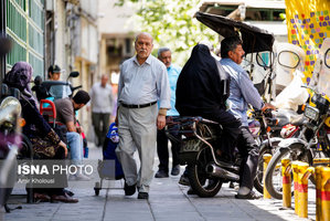 جریان عادی زندگی در شهر تهران...