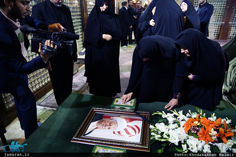 ادای احترام حسن روحانی به امام خمینی و رییس فقید مجمع تشخیص مصلحت نظام