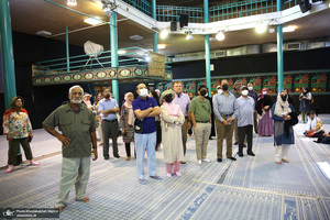 بازدید جمعی از گردشگران خارجی از بیت امام خمینی در جماران‎‎
