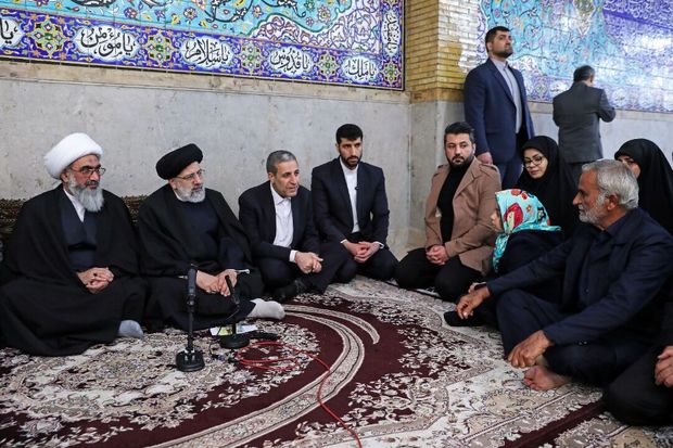 رئیس قوه قضاییه با شماری از خانواده های شهدای استان بوشهر دیدار کرد