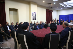 دیدار ئیس بنیاد شهید و جمعی از معانین با سید حسن خمینی