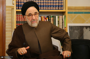 بازدید سید محمد خاتمی از باغ دولت آباد یزد