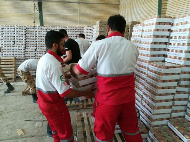 ارسال 40 تن مواد غذایی از اندیمشک به زلزله زدگان