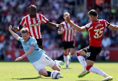 تساوی منچسترسیتی در خانه تیم سقوط کرده!