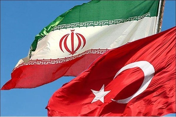 جهت توسعه همکاری‌های علمی و پژوهشی بین ایران و ترکیه تلاش می‌کنیم