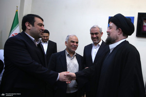 دیدار وزیر اقتصاد  جمعی از مدیران بانک ها با سید حسن خمینی
