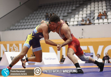 کشتی آزاد قهرمانی جهان| نبرد 2 ایرانی در نیمه نهایی؛ رحمان عموزاد به پیمان بیابانی رسید