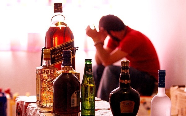 مطرح شدن رفع ممنوعیت مصرف مشروبات الکلی از روی ناآگاهی است
