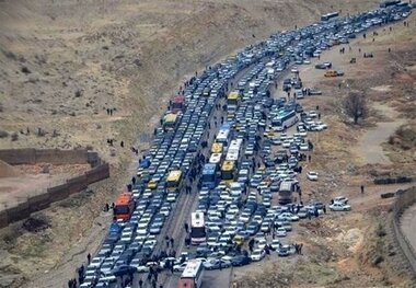 
ترافیک سنگین درمحورهای منتهی به مرزهای چهارگانه ایران