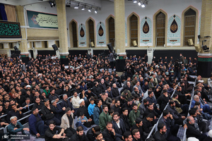 اولین شب مراسم عزاداری ایام شهادت حضرت زهرا (س) در حسینیه امام خمینی(ره)
