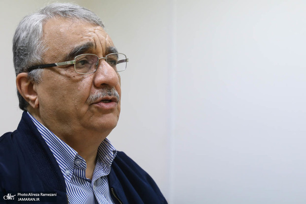 فرجی راد: ایرانی‌ها احساس می‌کنند مذاکره با اروپا فایده‌ای ندارد/ ترامپ کم آورده و این احتمال وجود دارد که پیغام‌هایی را بفرستد/ ترامپ آماده حمله به ایران نیست/ نتانیاهو می‌خواهد آمریکا با ایران مذاکره نکند/ احتمال حمله را خیلی پایین می‌بینم