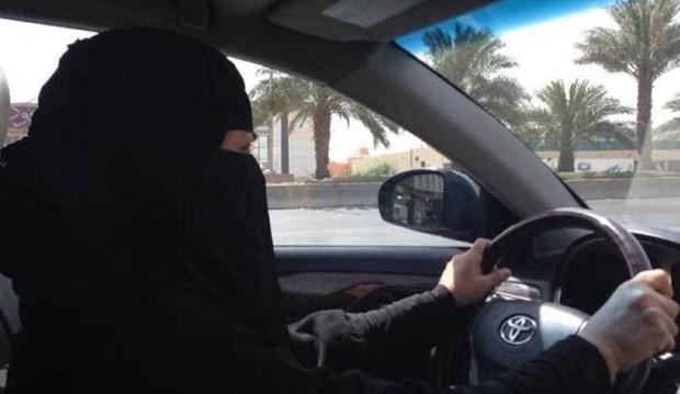 بازداشت یک زن عربستانی به جرم رانندگی کردن!