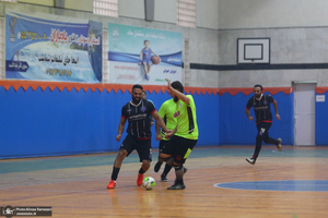 مسابقه فوتسال خیریه بین تیم هنرمندان و منتخب بنیاد حضرت زینب (س)