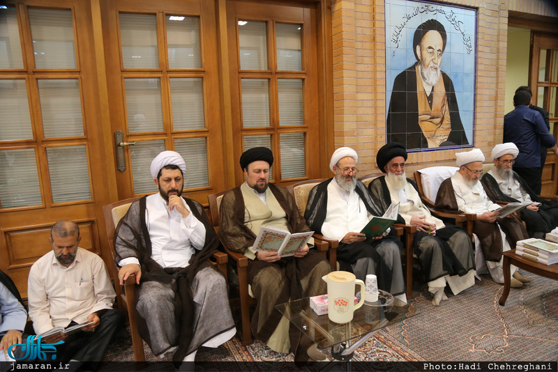 مراسم بزرگداشت والده آیت الله واعظ موسوی در بیت علامه طباطبایی قم