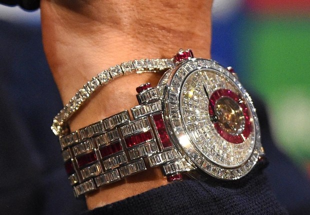 کریستیانو رونالدو و ساعت ۳۳ میلیاردی اش + عکس
