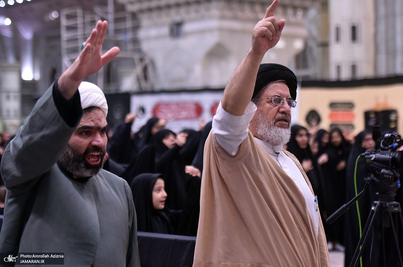 مراسم عزادارای شب عاشورا در حرم مطهر امام خمینی