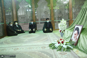 تجدید میثاق رئیس جمهور و اعضای دولت با آرمان های حضرت امام (س)