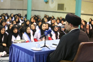 تجدیدمیثاق اعضای سازمان جوانان جمعیت هلال احمر با آرمان‌های امام خمینی(س)؛