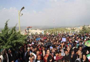 همایش بزرگ پیاده روی خانوادگی در ملایر برگزار شد